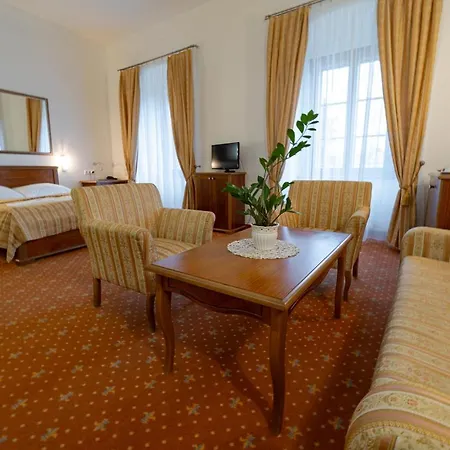 Hotel Zamok 3*